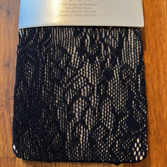 NWT fishnet decorative pattern lace tights - Picture 4 of 5